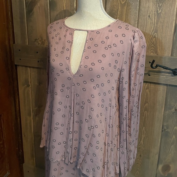 Cute Violet Colored Floral Tunic with Keyhole - Picture 1 of 5